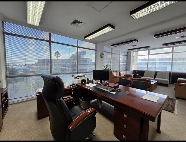 2,071M² WAREHOUSE FOR SALE IN SELBY